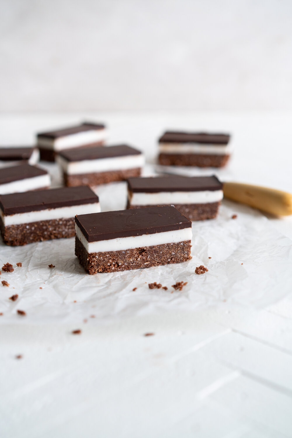 no-bake peppermint slice side shot