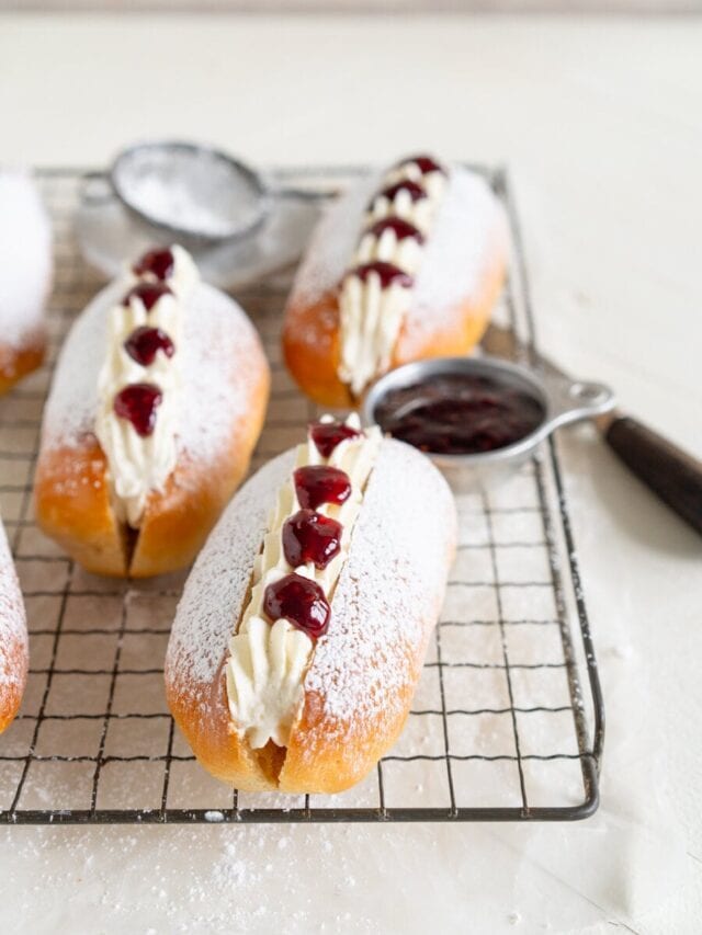 Easy Baked Cream Buns