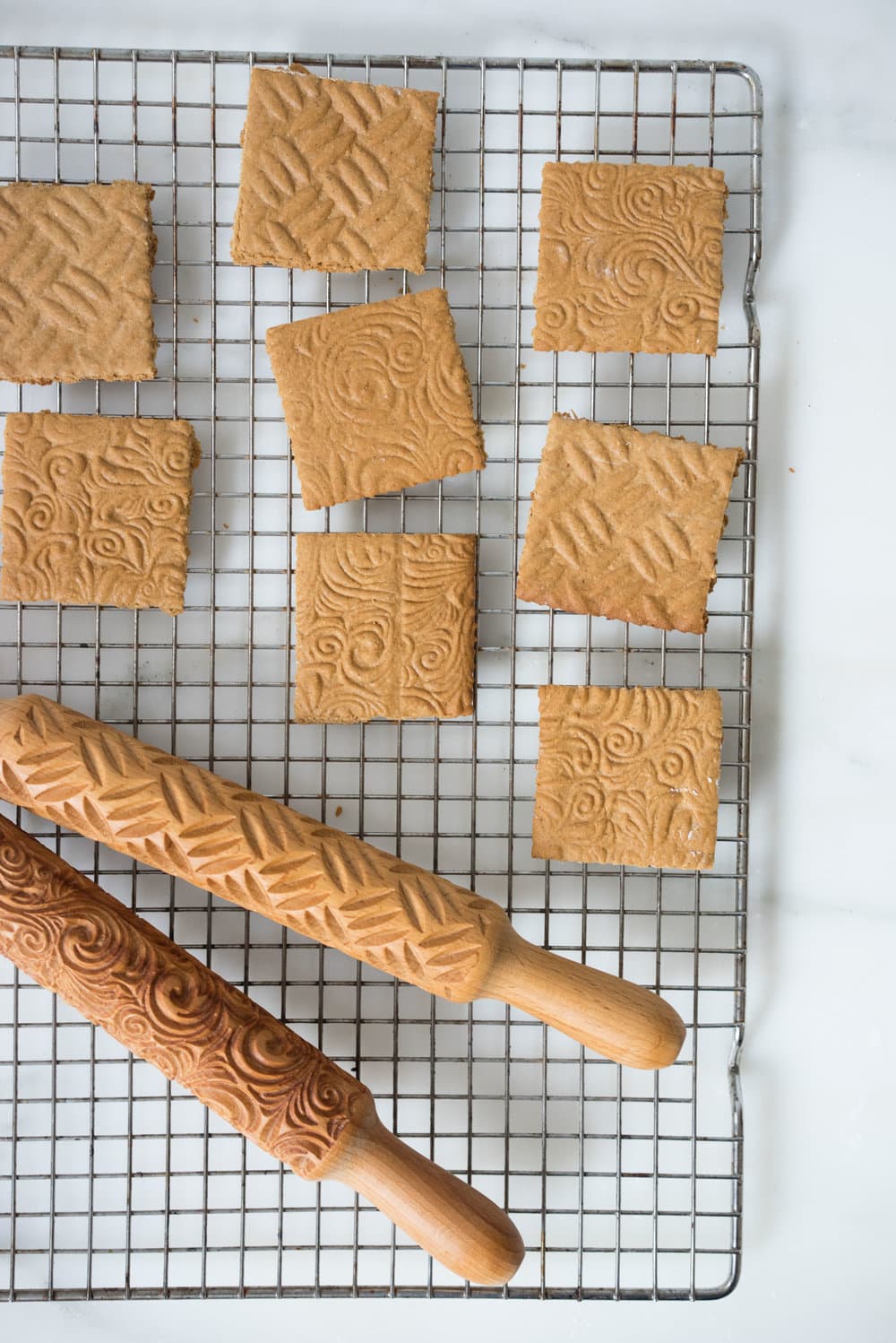 Honey marshmallows and dark chocolate sandwiched between espresso graham crackers. The perfect anytime treat. Amazing toasted, or as they are.
