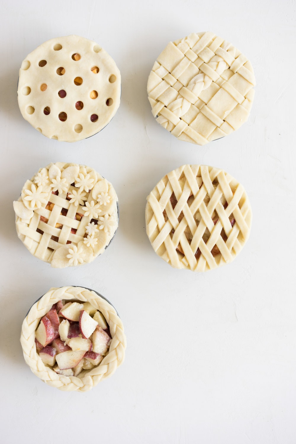Mini peach pies - individual peach pies, perfect for a picnic, bbq, or summer dessert