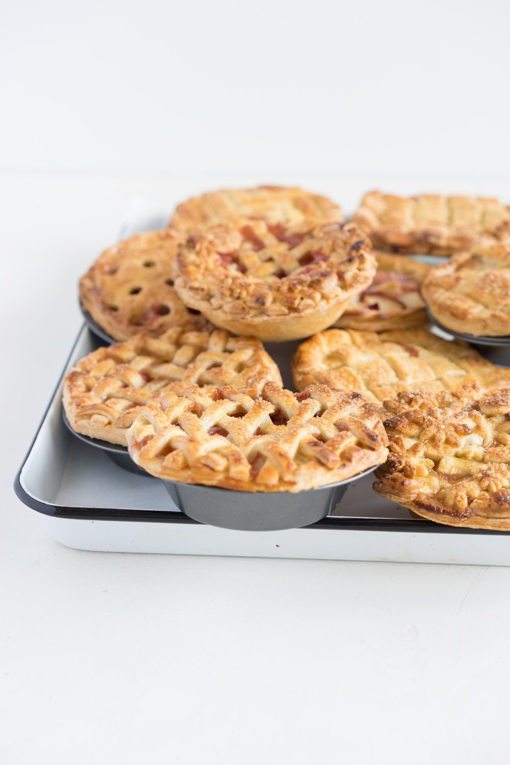 Mini peach pies - individual peach pies, perfect for a picnic, bbq, or summer dessert