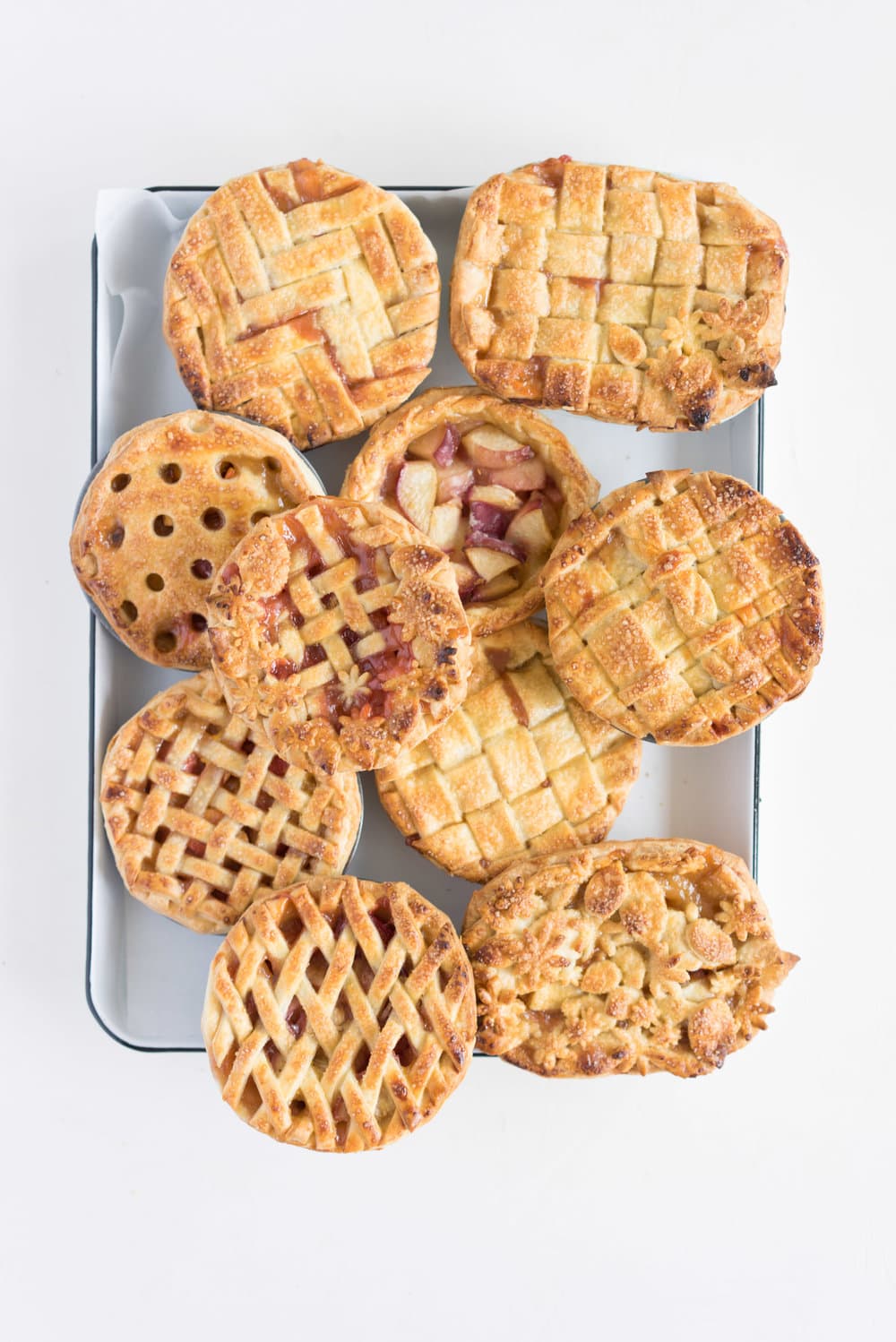 Mini peach pies - individual peach pies, perfect for a picnic, bbq, or summer dessert