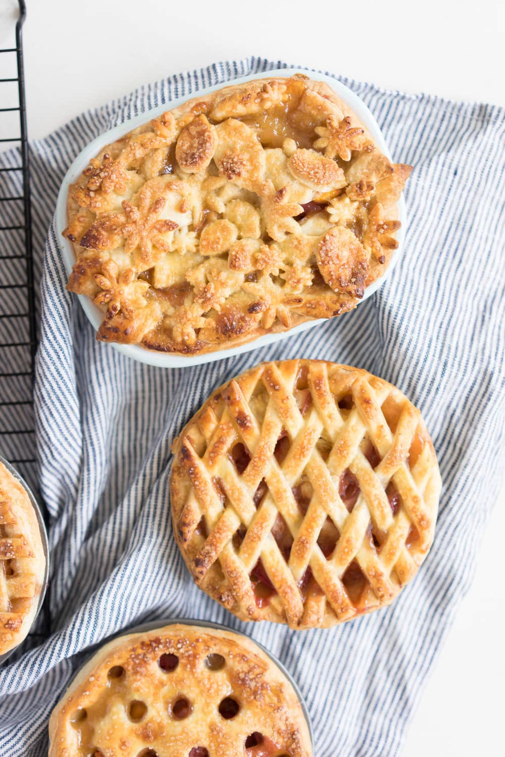 Mini peach pies - individual peach pies, perfect for a picnic, bbq, or summer dessert