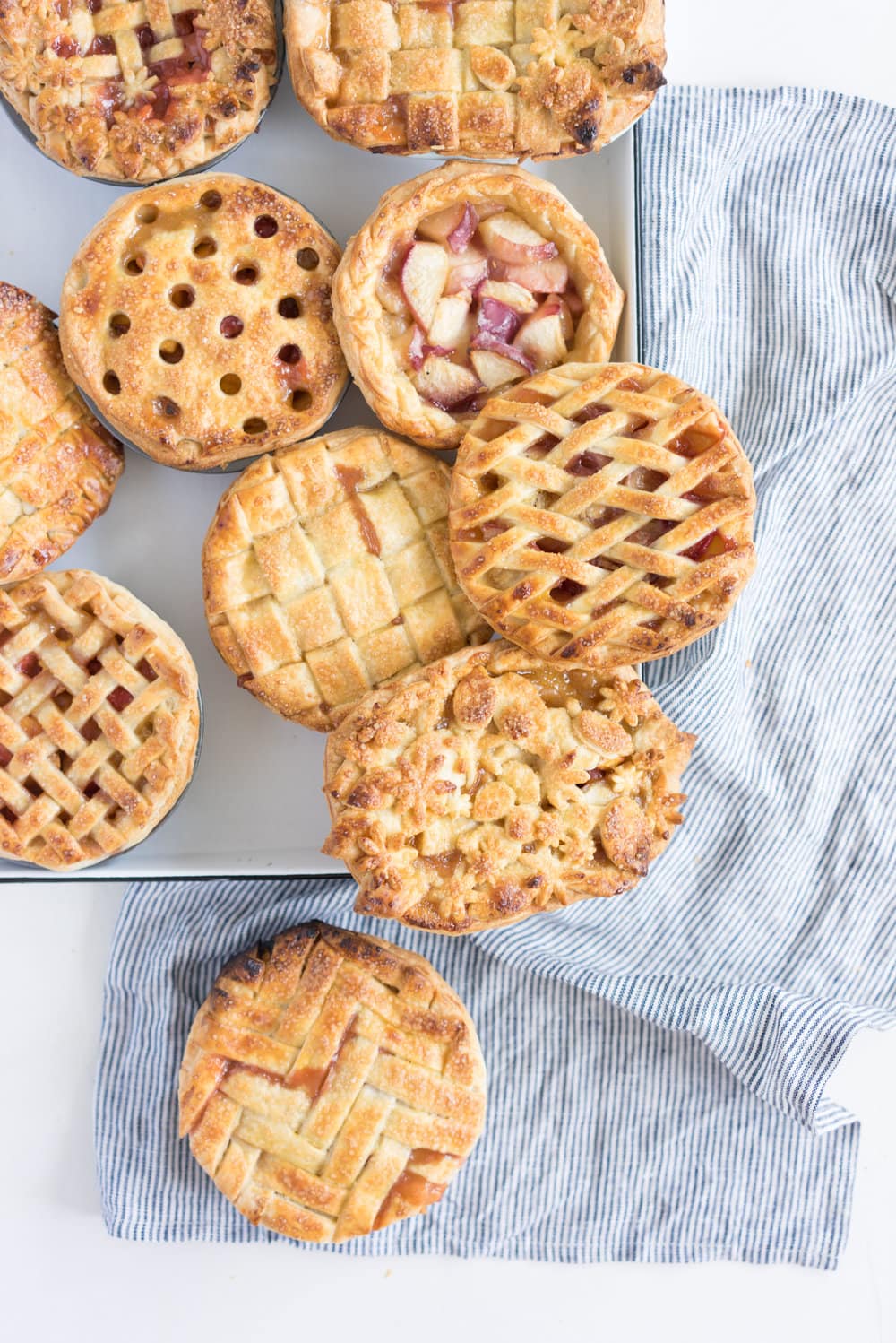 Mini peach pies - individual peach pies, perfect for a picnic, bbq, or summer dessert