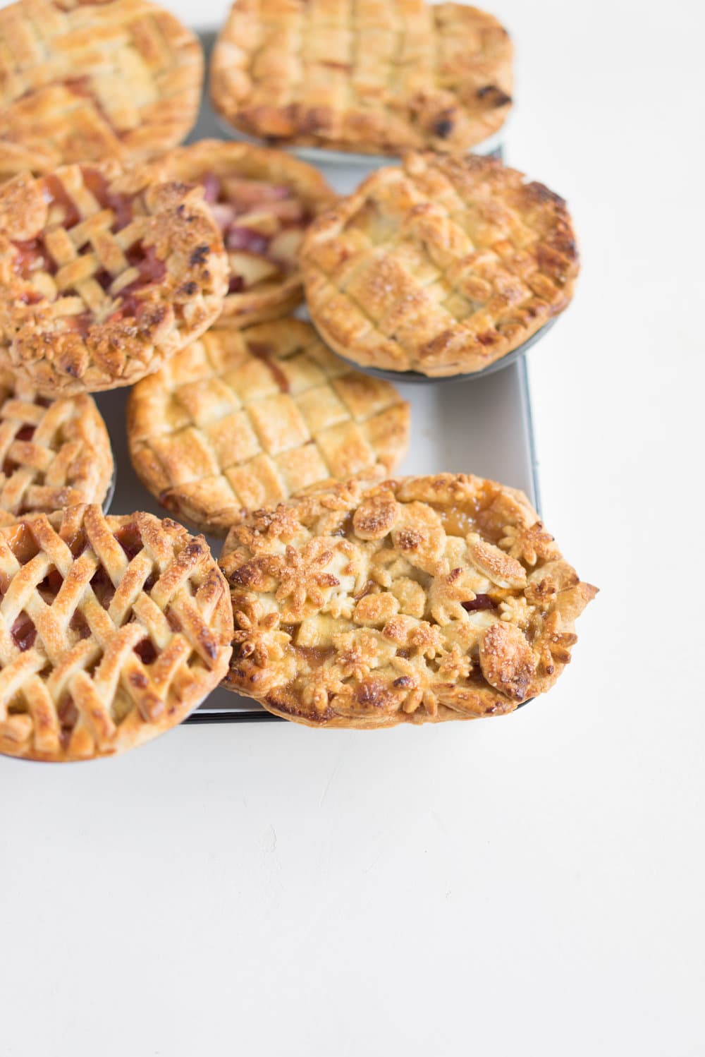 Mini peach pies - individual peach pies, perfect for a picnic, bbq, or summer dessert
