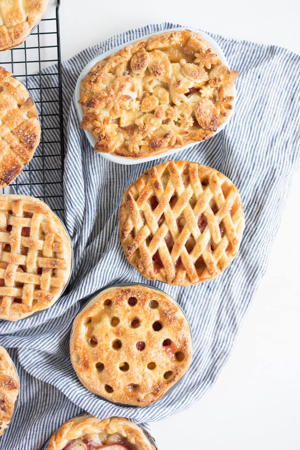 Mini peach pies - individual peach pies, perfect for a picnic, bbq, or summer dessert