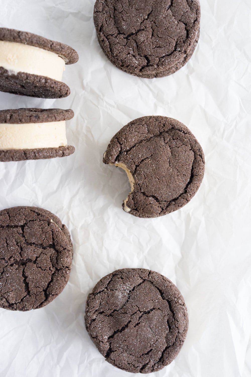 Chocolate earl grey ice cream sandwiches - creamy earl grey ice cream sandwiched between perfectly chewy chocolate sugar cookies. The dessert you never knew you needed. Until now.