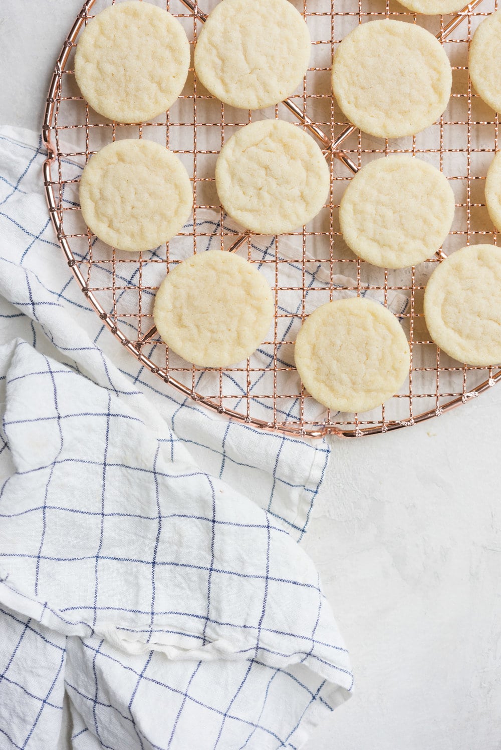 Vanilla Sandwich Cookie with Vanilla bean Marshmallow and Dark Chocolate Ganache. The perfect Holiday cookie.