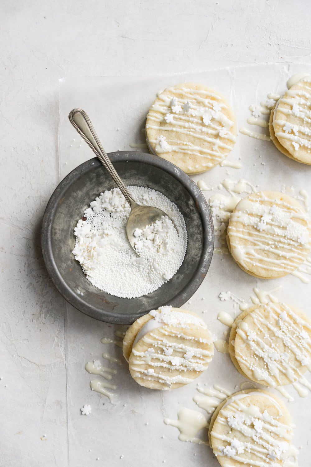 Vanilla Sandwich Cookie with Vanilla bean Marshmallow and Dark Chocolate Ganache. The perfect Holiday cookie.