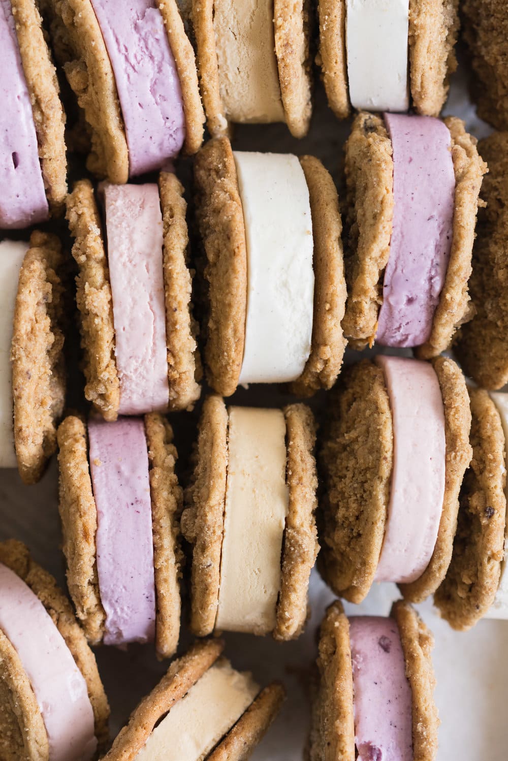 Frozen Yogurt Cookie Sandwiches with Brown Butter Streusel cookies from Cloudy Kitchen. Streusel Cookies sandwich a creamy, dreamy frozen yogurt, which is incredibly easy to whip up, and requires no straining of the yogurt! #frozenyogurt #frozenyoghurt #cookiesandwich