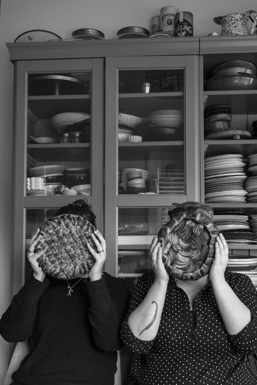 Nine of the Best Thanksgiving Pie Recipes: the Ultimate Pie Roundup Post! This roundup post lists some of the best thanksgiving pie recipes - there is literally something for everyone. Make just one or mix and match for the ultimate thanksgiving pie spread. #thanksgiving #pierecipes #roundup