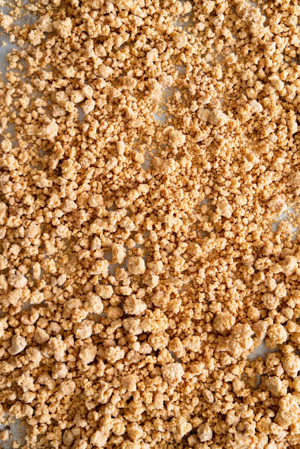 Caramelised White Chocolate Brownie Cookies with Salted Dark Chocolate German Buttercream. Perfect tiny mouthfuls of soft chocolate brownie cookie filled with caramelised white chocolate specks, and sandwiched with silky buttercream. These are bound to become your new favourite. #sandwichcookies #browniecookie #germanbuttercream