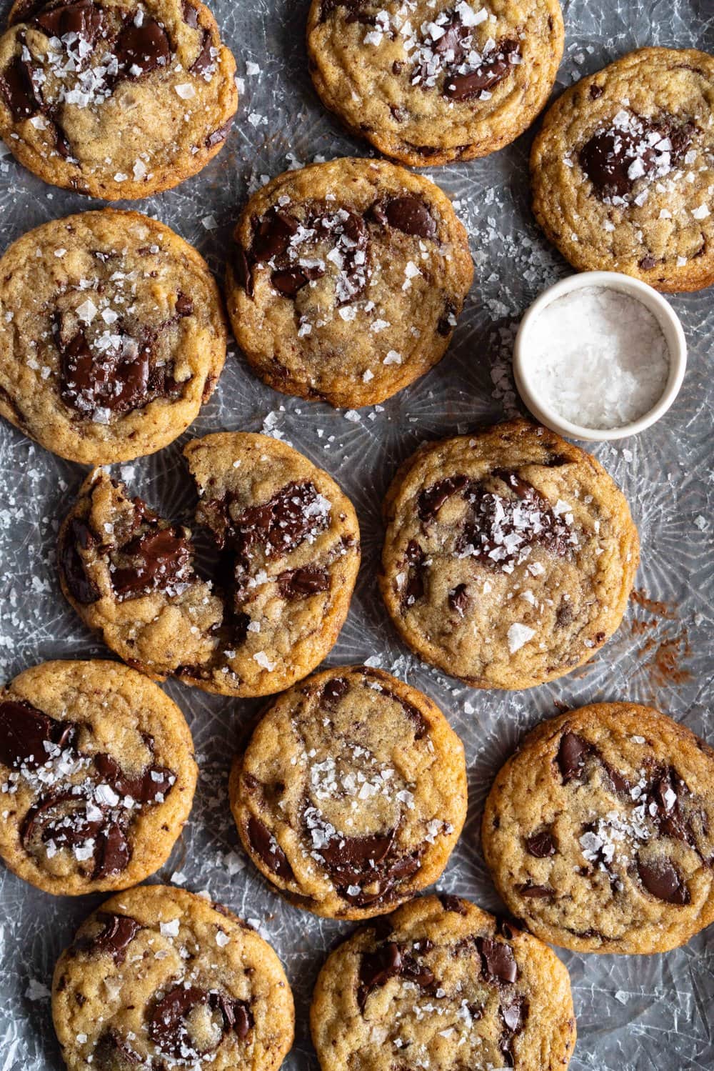 These cookies are not just super delicious and incredibly easy to make, but they also happen to be refined sugar free, AND vegan, and you would never know! The recipe comes from Maggie Batista's new beautiful book, "A new way to food". #chocolatechipcookies #vegan #refinedsugarfree #dairyfree