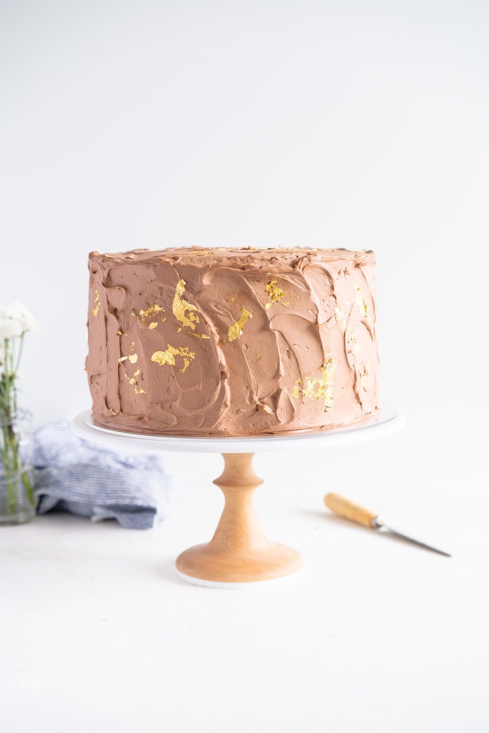 Five layer cakes, two days, and one tiny NYC apartment  - tips and tricks for making a whole bunch of cakes all at once over the course of two days #weddingcake #layercake #deconstructedweddingcake