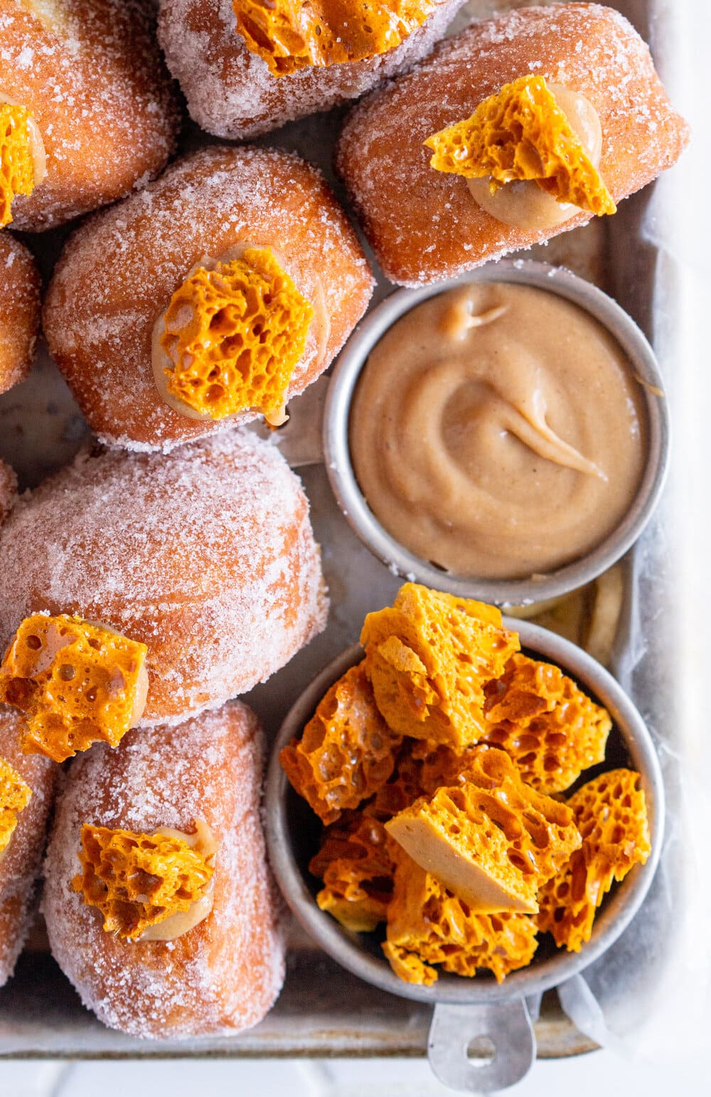 Banoffee Doughnuts - Brioche Doughnuts with Banana Salted Caramel Ganache and Honeycomb #banoffee #doughnuts #briochedoughnuts