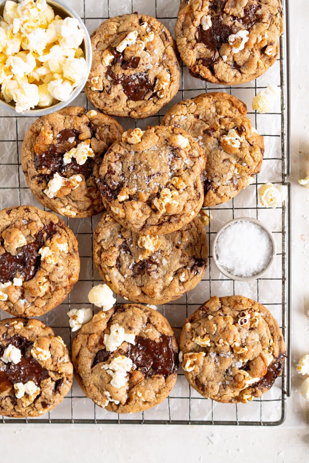 Cookies with popcorn on a wire rack