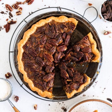 Sliced Pecan pie