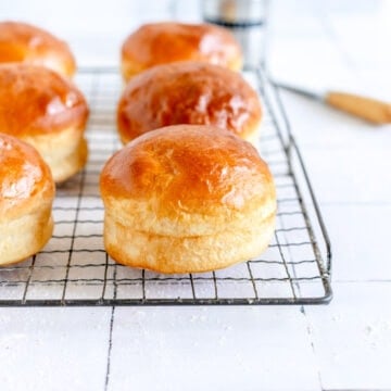 burger bun on wire rack
