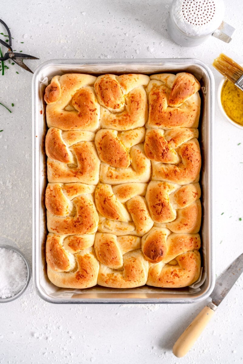 baked garlic knots