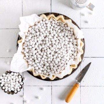 pie crust with weights