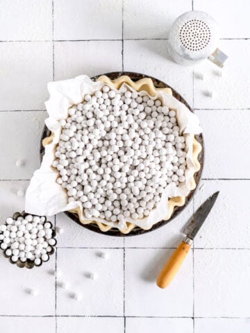 pie crust with weights