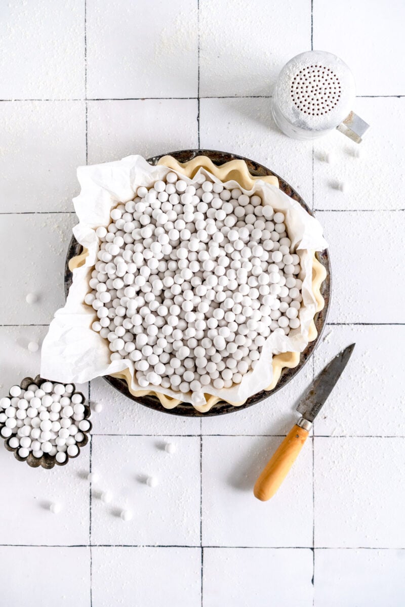 pie crust with weights