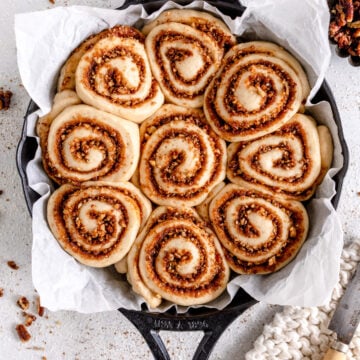 vegan cinnamon rolls in skillet