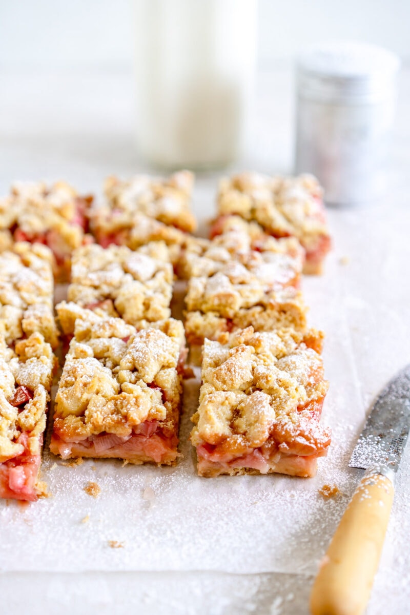baked cut rhubarb shortcake bars