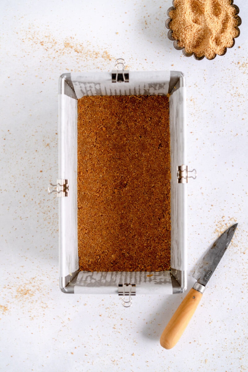 rhubarb cheesecake crumb crust