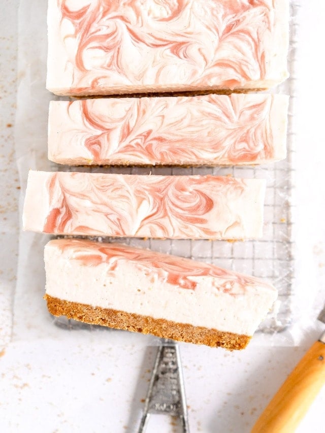 resized image of rhubarb cheesecake