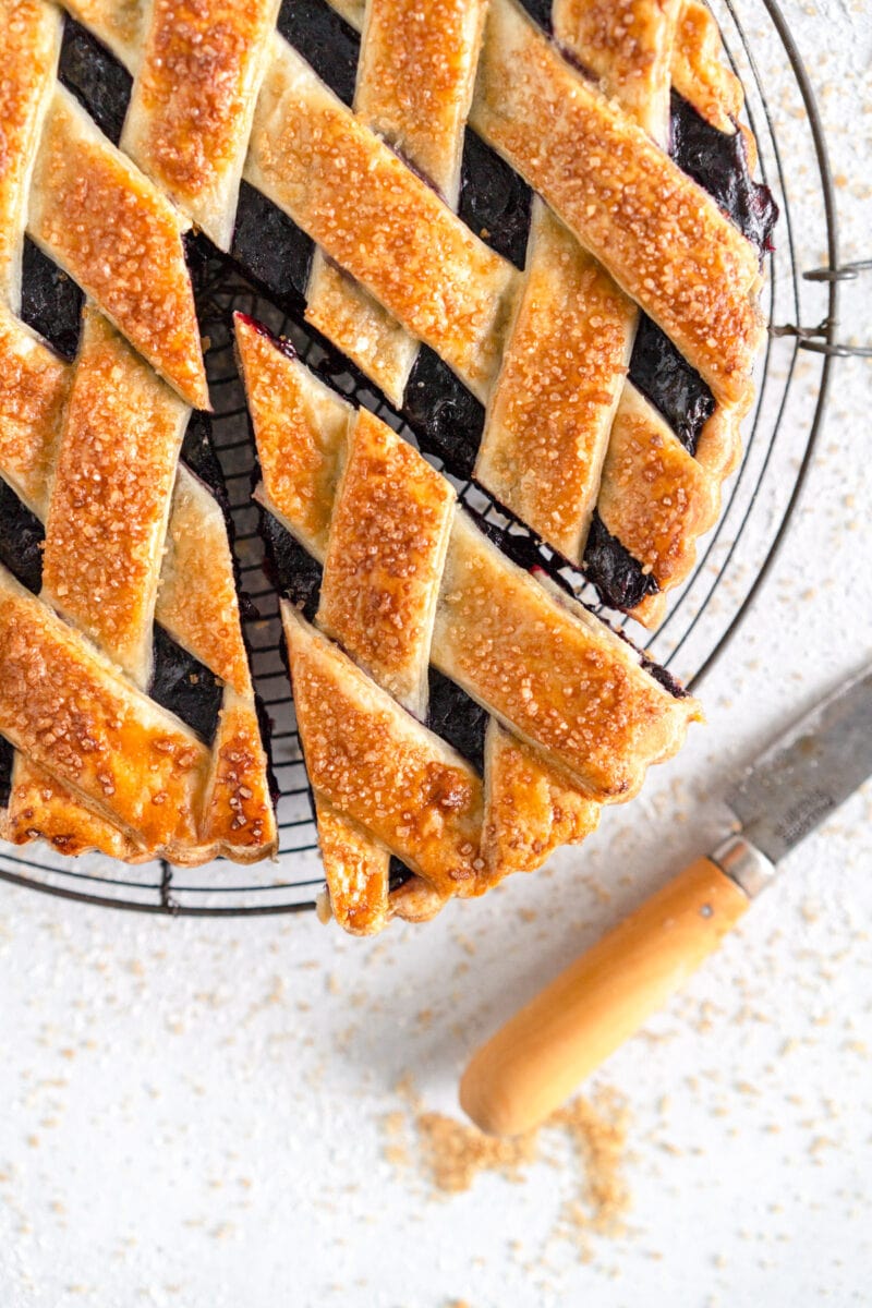 sliced blueberry crostata