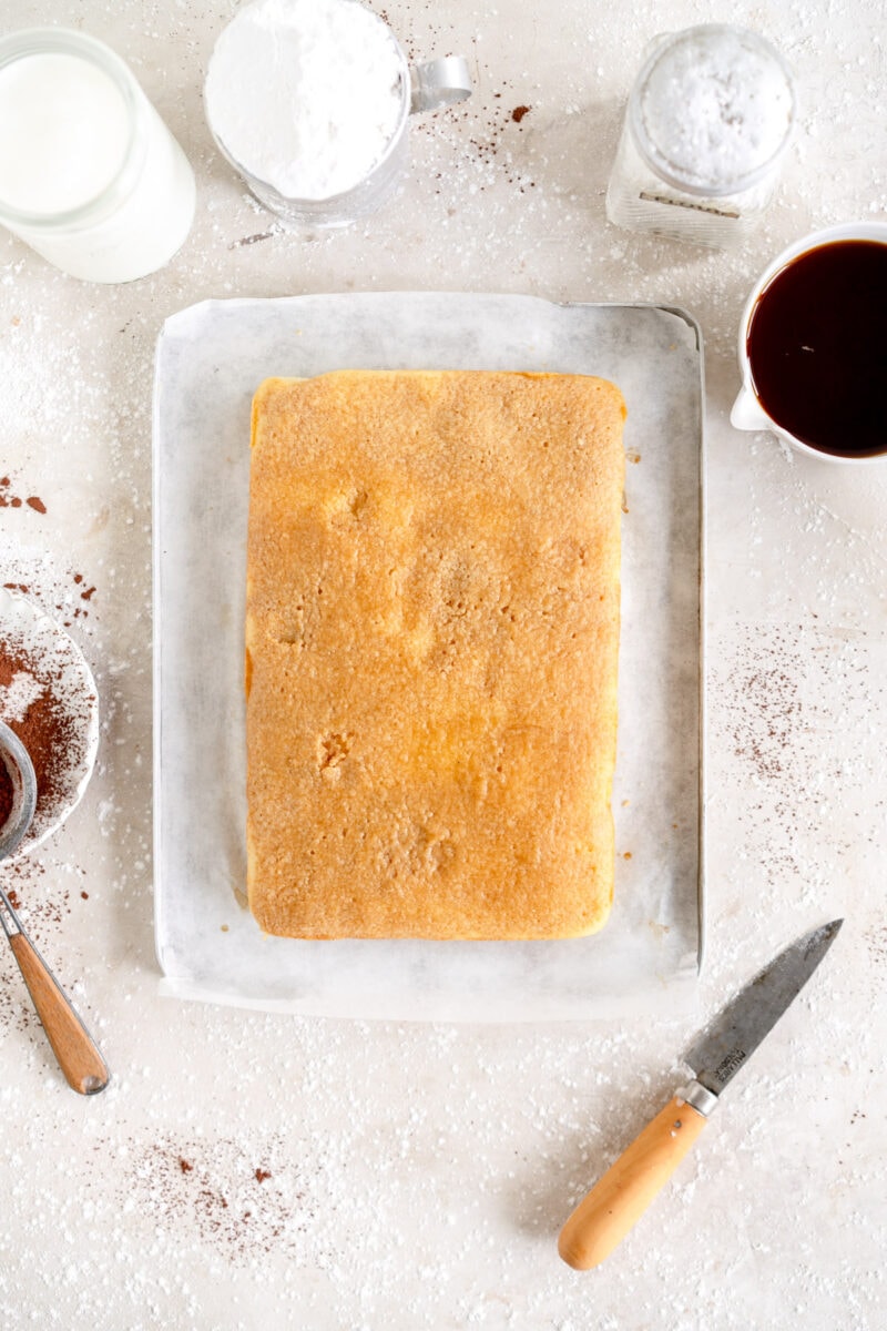 vanilla snack cake with coffee