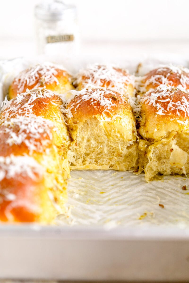 pesto dinner rolls in pan
