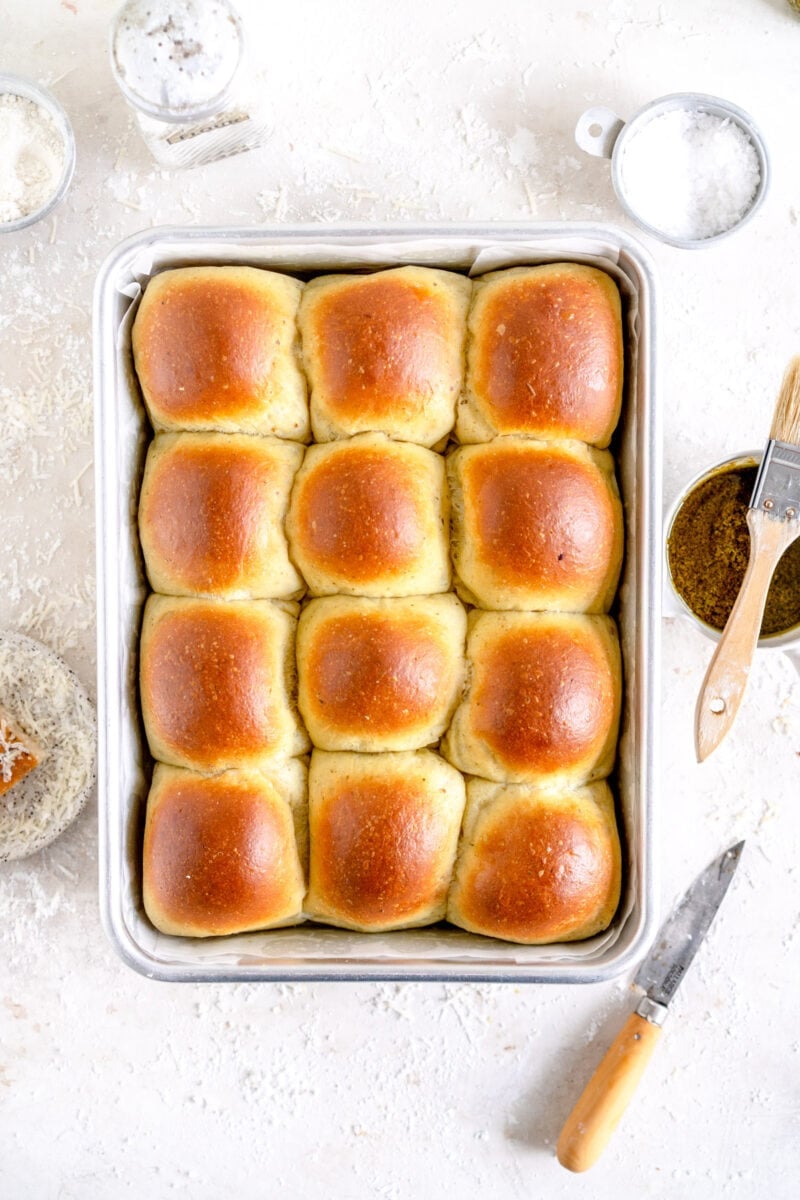 baked pesto dinner rolls