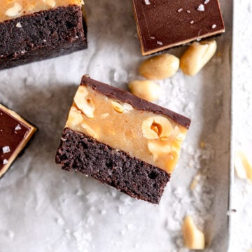 close up peanut brownie caramel slice