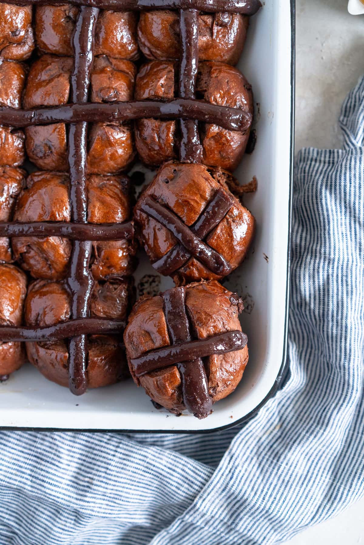 pan of hot cross buns