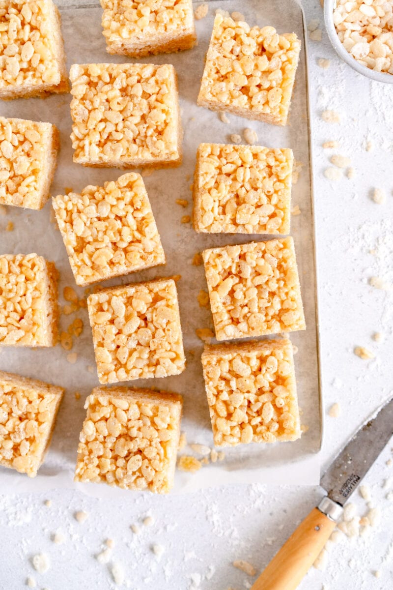 sliced rice bubble slice with knife and pan
