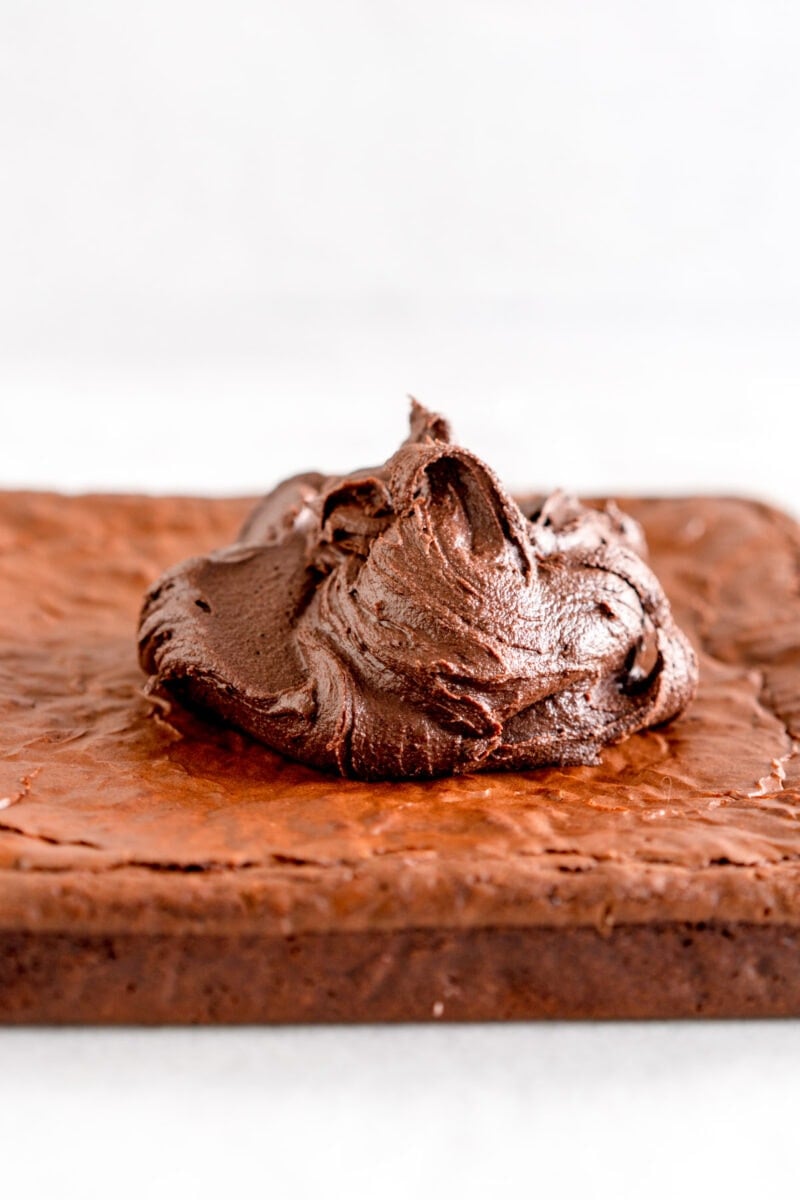 side image of chocolate frosting on top of brownies