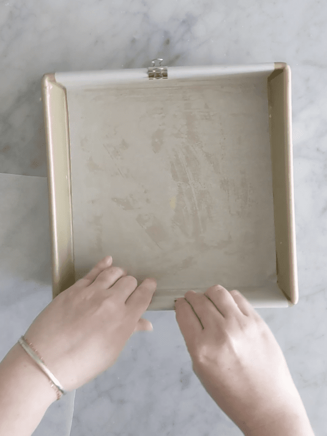 How to line a square pan