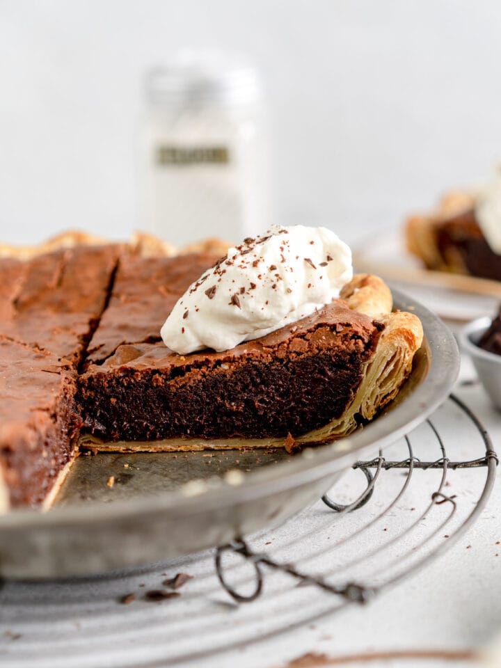 brownie pie with whipped cream