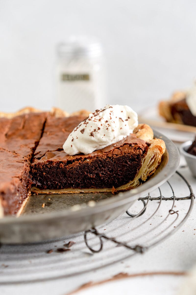 brownie pie with whipped cream