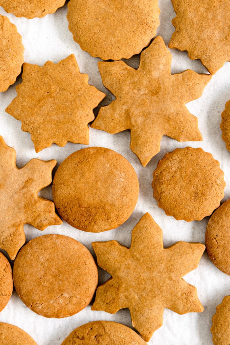 baked gingerbread cookies