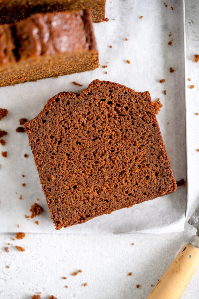 sliced gingerbread loaf