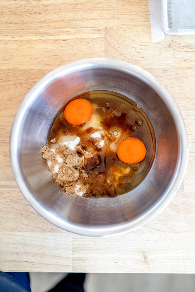 eggs and sugar for brownie