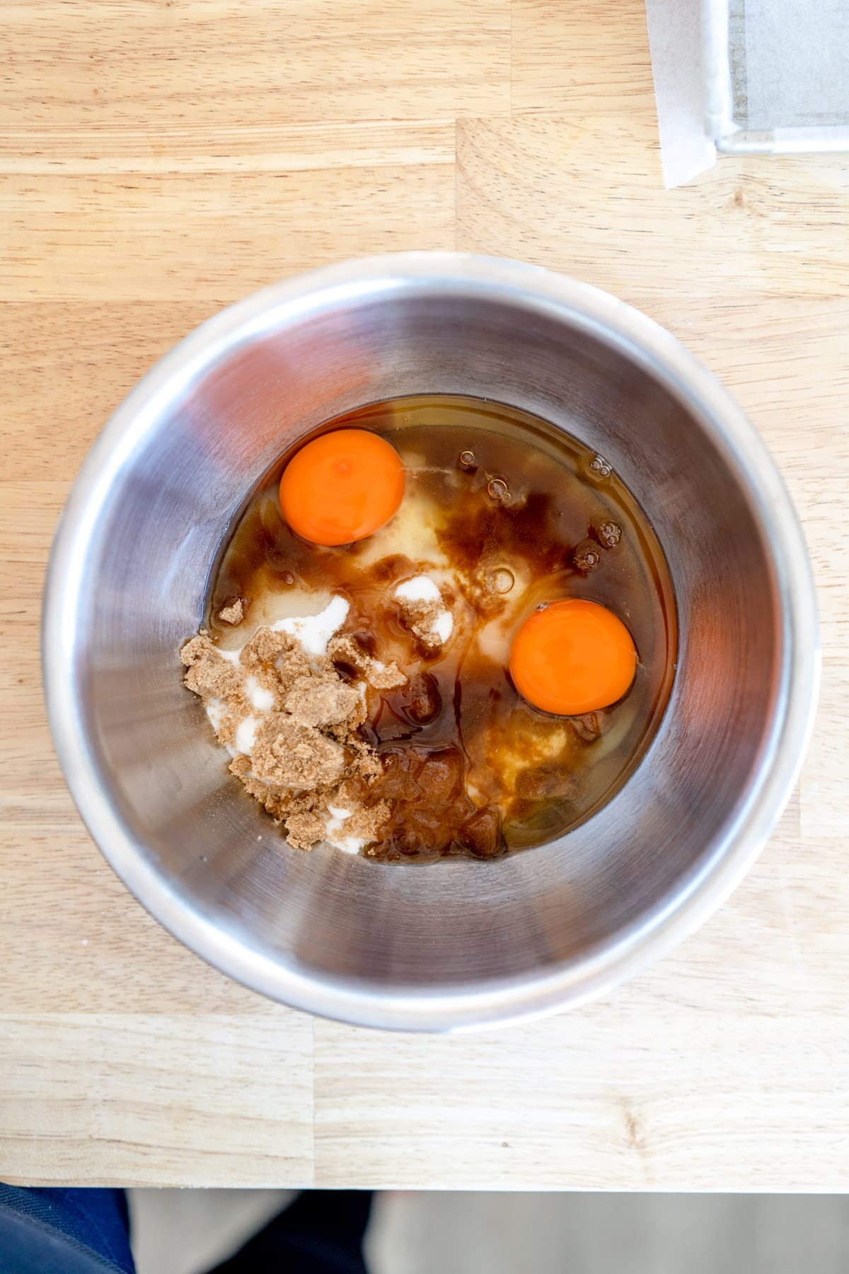 eggs and sugar for brownie