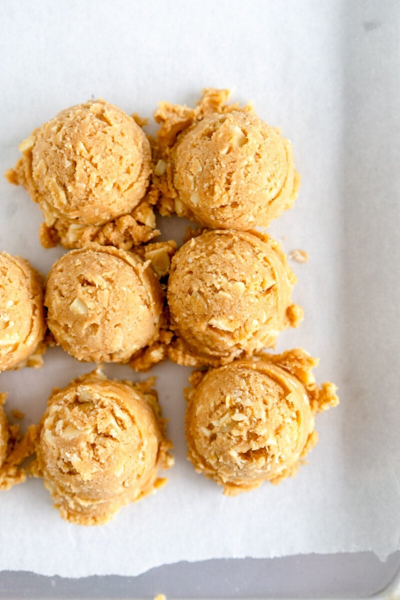 balls of scooped cookie dough
