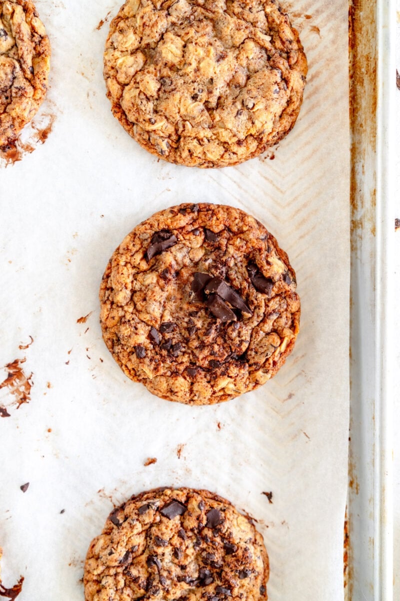 cookies with chocolate and without