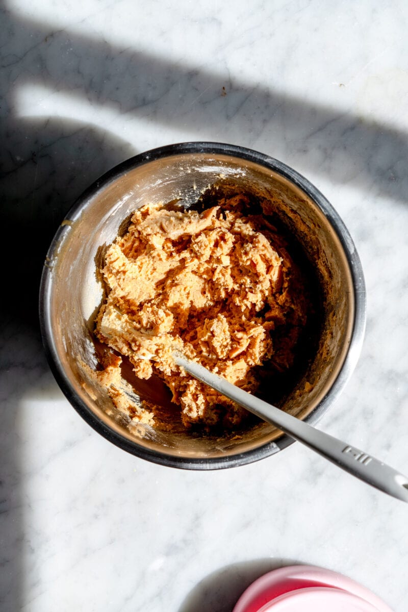 blondie batter ready to bake