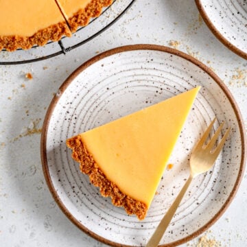 lemon pie with graham cracker crust