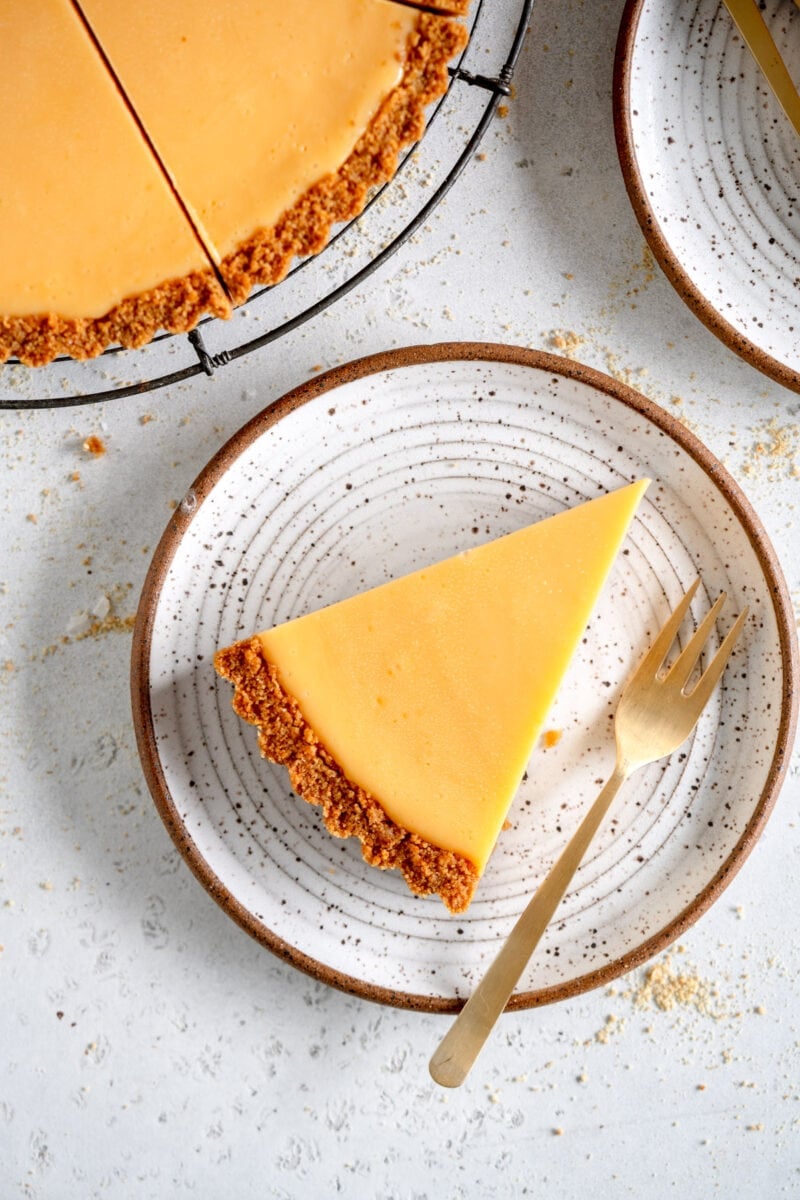 lemon pie with graham cracker crust